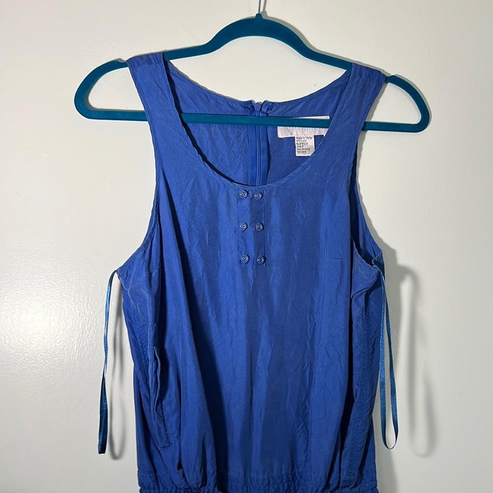 VWHITE 100% Silk Blue size 6 Jumpsuit adjustable button pulls on legs and waist.